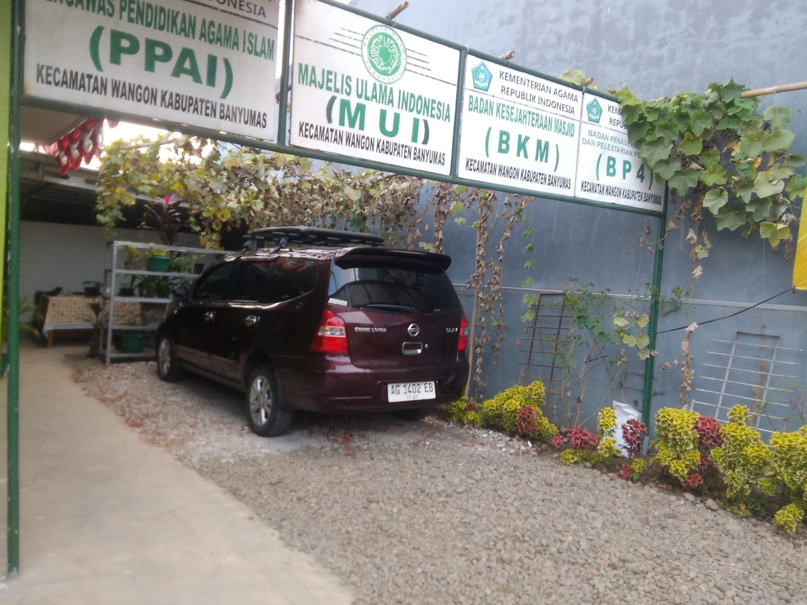 27__tempat_parkir.jpg