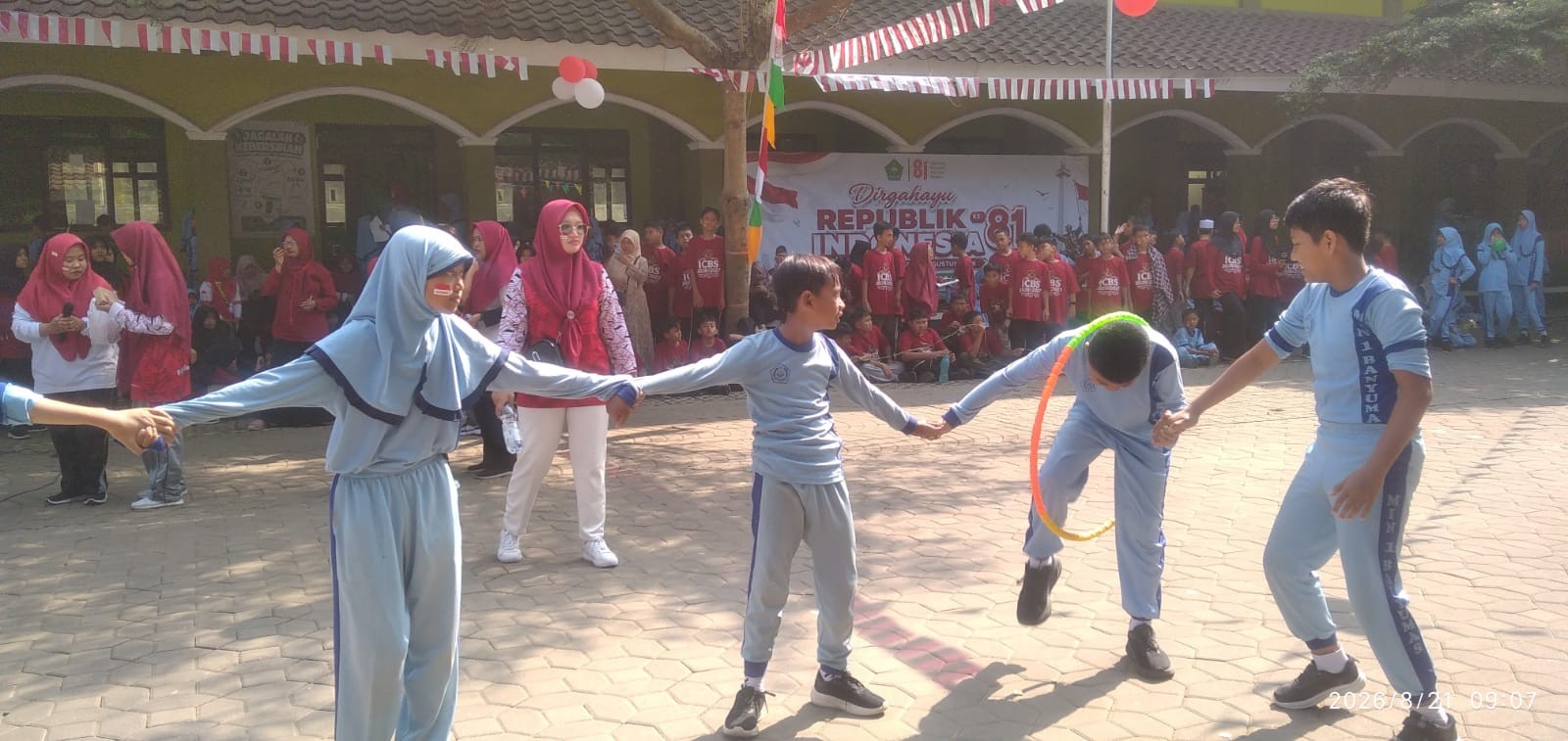 3_Meriahkan_Kemerdekaan_RI_dengan_Semarak_Kebersamaan.jpeg