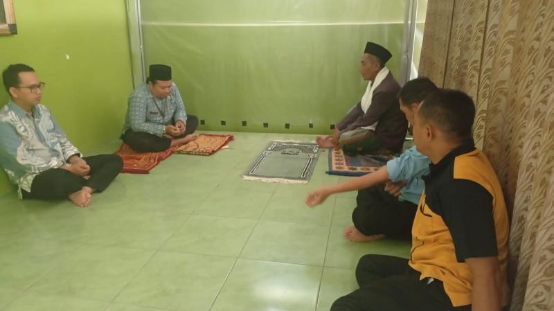 5__asar_berjamaah_dan_iformasi_kegiatan_paada_pegawai_KUA_untuk_esok_hari_nya.jpg