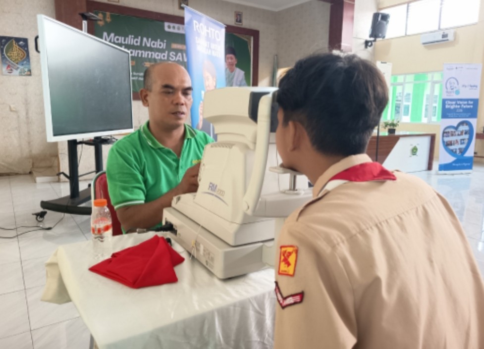 Rotho Laboratories Indonesia Holds Free Eye Health Screening Program for Students