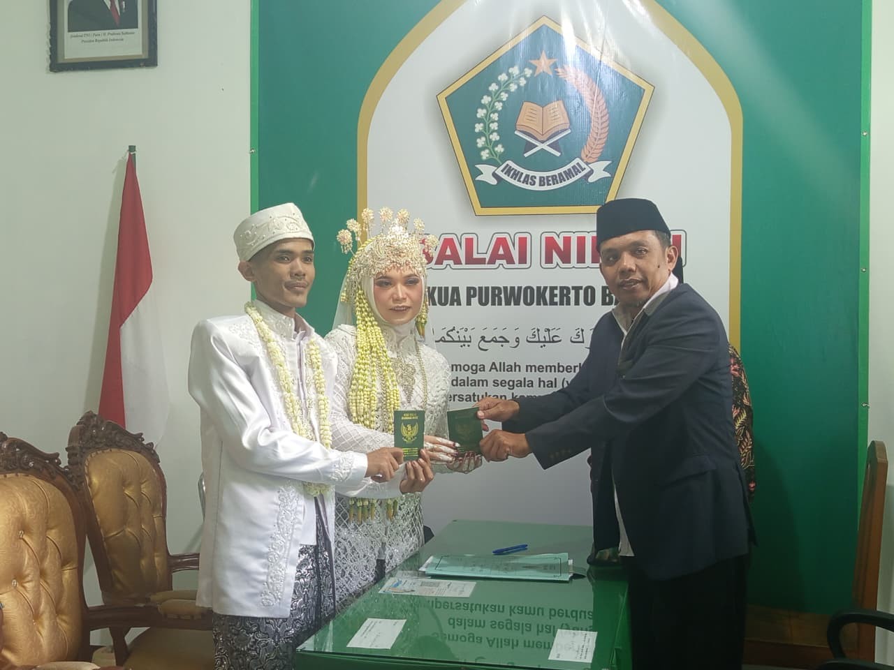 Pernikahan Berlangsung Khidmat di KUA Purwokerto Barat