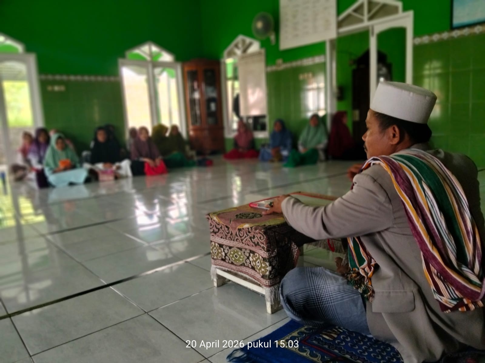Penyuluh KUA Gumelar Beri Penyuluhan Fadhilah Kalimat Tasbih di MT Nurfalah Cihonje