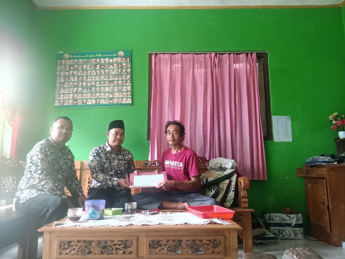 KUA Pekuncen Serahkan Sertifikat Pengukuran Arah Kiblat Tiga Masjid dan Satu TPU