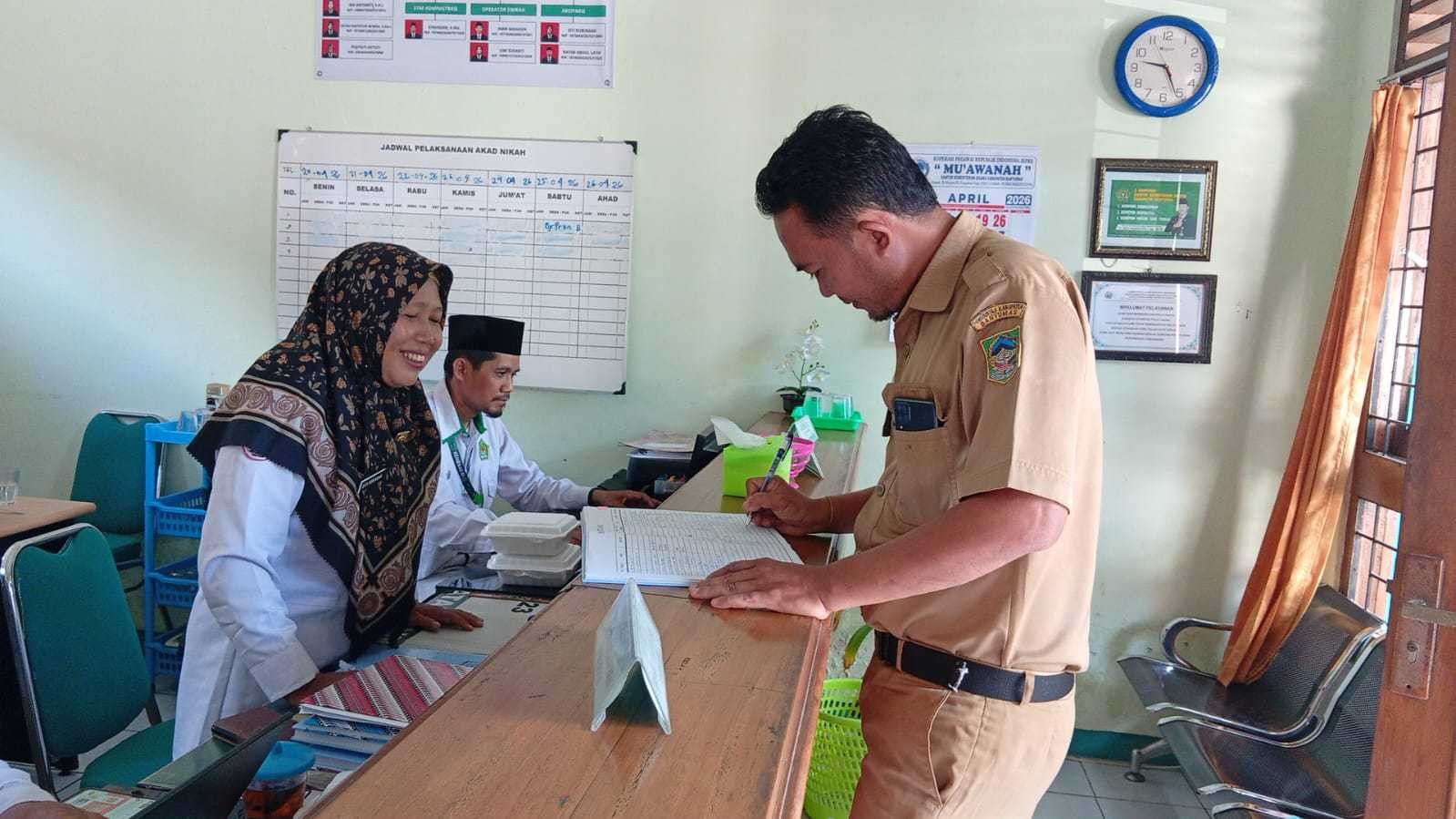 KUA Layani Konsultasi Pelaksanaan Nikah dengan Ramah dan Profesional