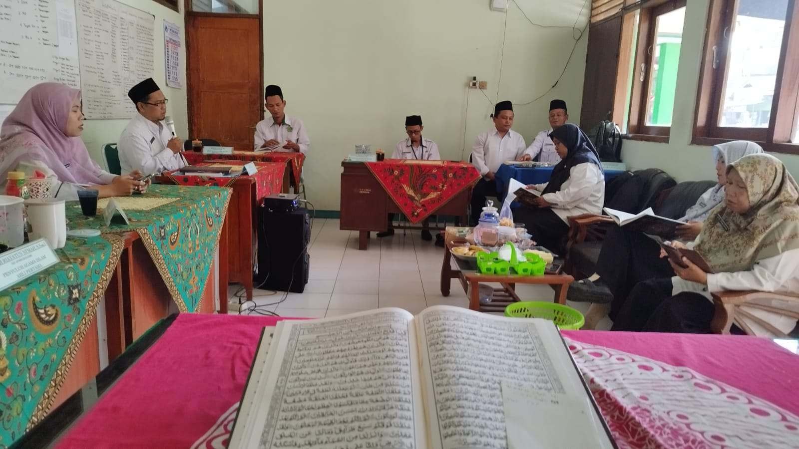 Semarakkan Tilawah, Simaan Al-Quran Juz 18 Surat Al Mukminun Bergema di KUA Rawalo