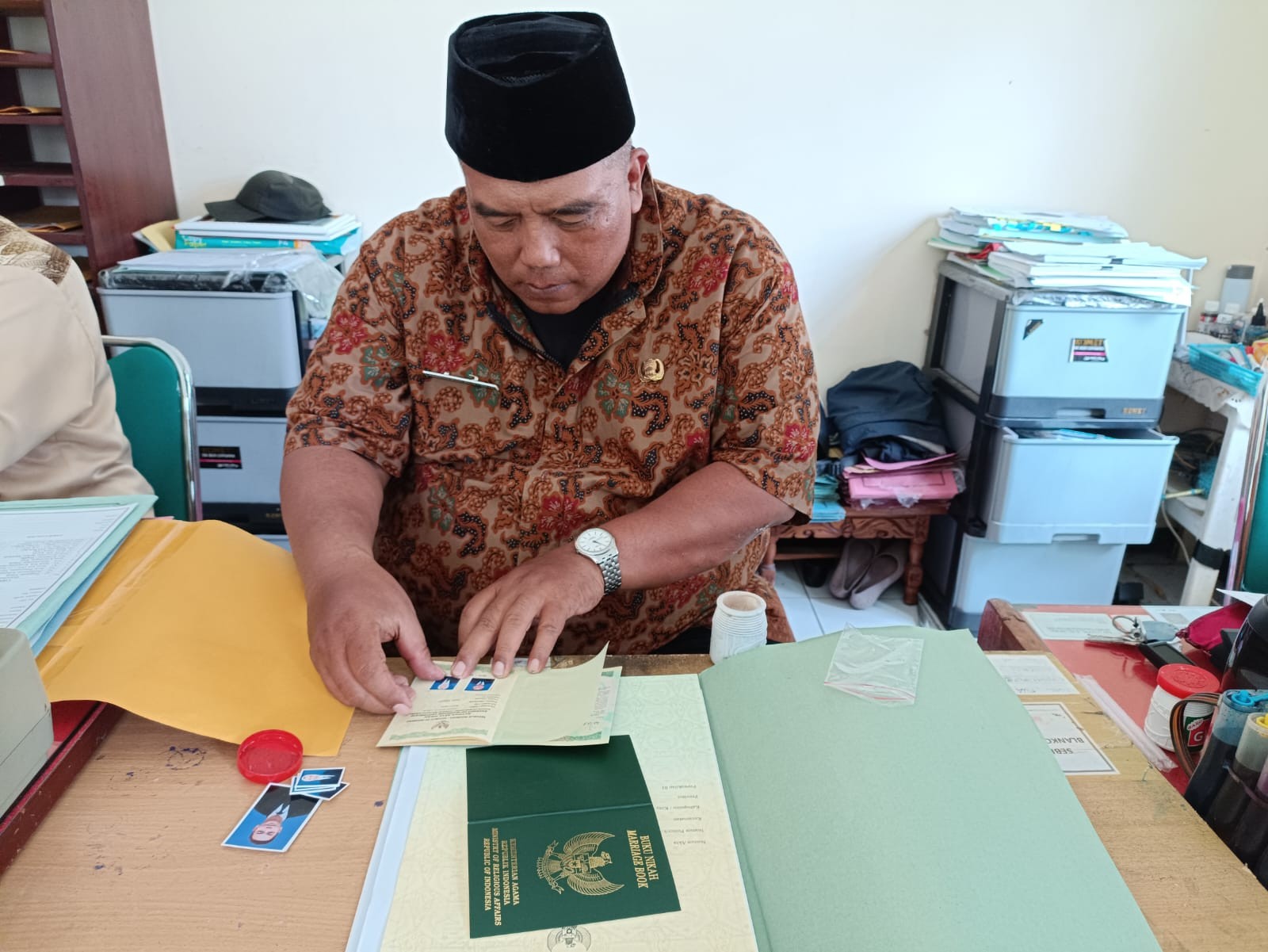 Buku_Nikah.jpg