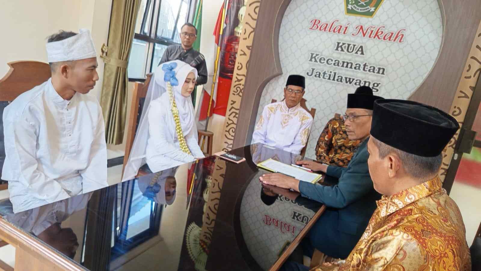 Egik_Ade_Riyanto_dan_Nisa_Fitri_Amalia_Gentawangi_11zon.jpeg