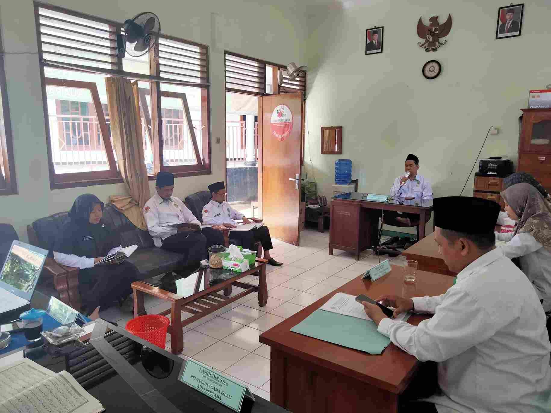 Gambar_WhatsApp_2025-11-11_pukul_09_06_13_eaf9f447_11zon.jpg