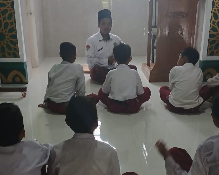 sholat_duhur_jerjamaah_lukman1.jpeg