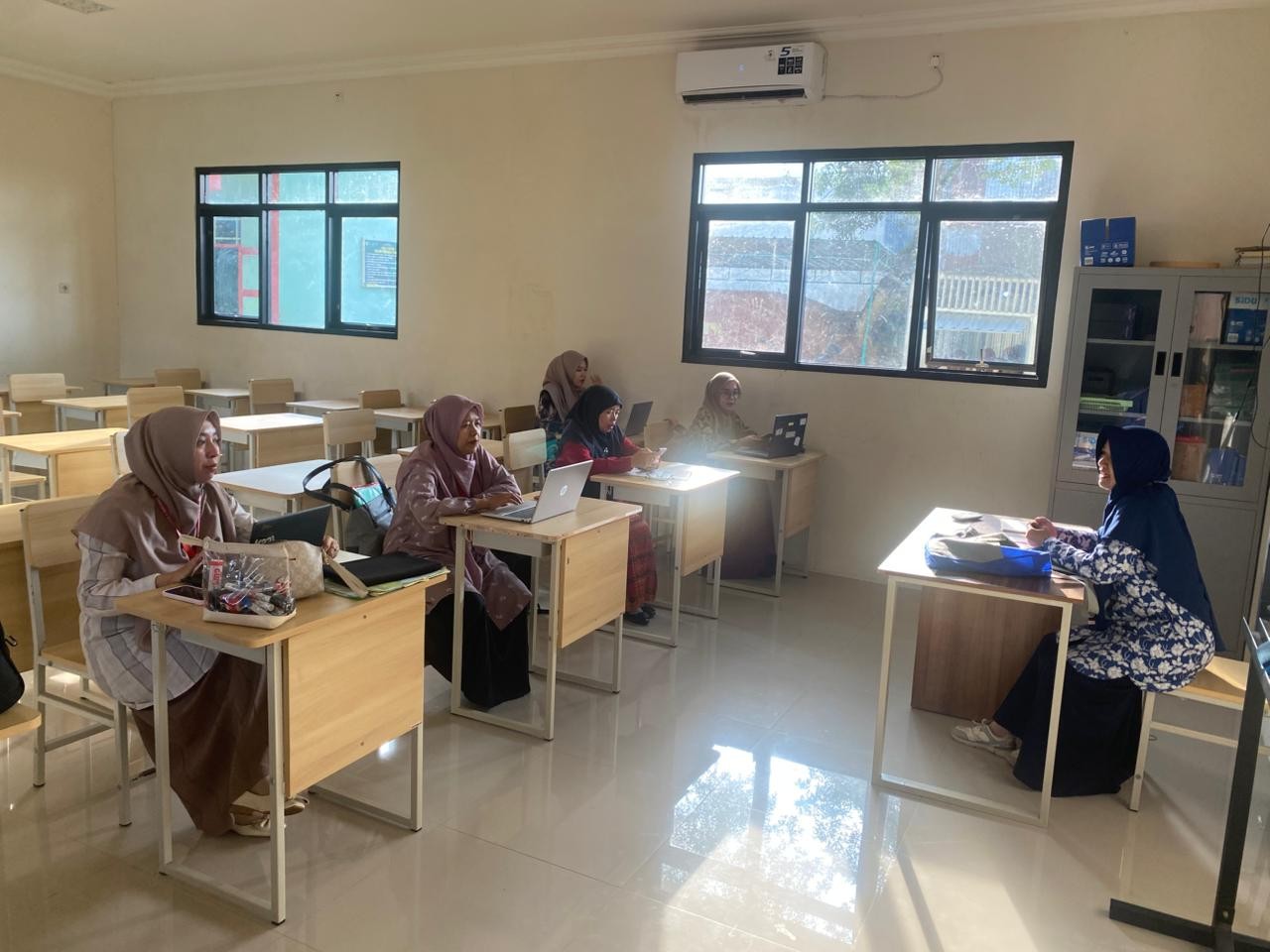 wali_kelas_9_dan_wakakur_11zon.jpg