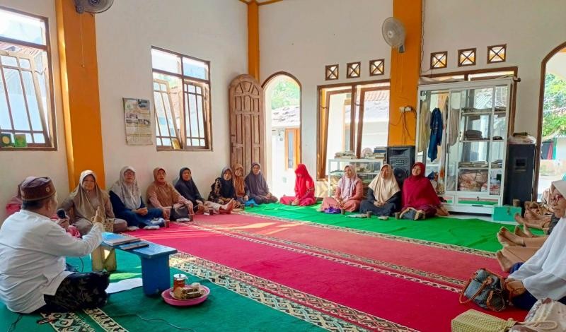 Rajut Ukhuwah dan Hilangkan Prasangka,  Larangan Saling Menjauhi Sesama Muslim