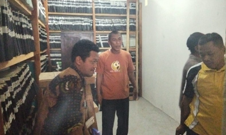 Kepala KUA Pimpin Langsung Penataan Arsip