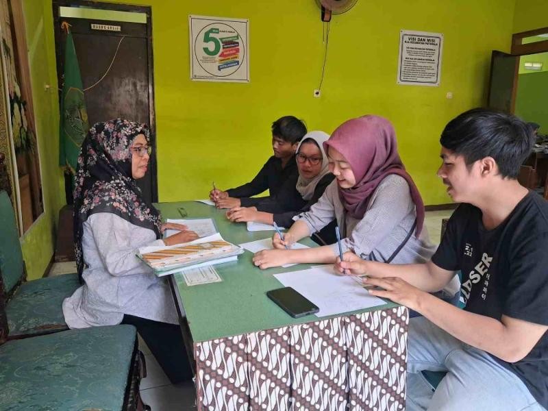 Penyuluh KUA Patikraja Bekali 2 Pasang Catin dengan Bimwin