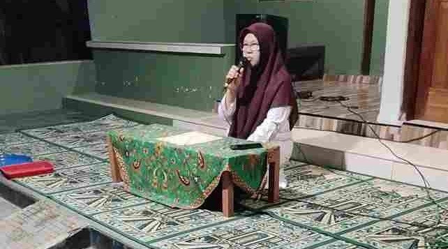 Staf KUA Ajak Jamaah Teladani Sifat Nabi 
