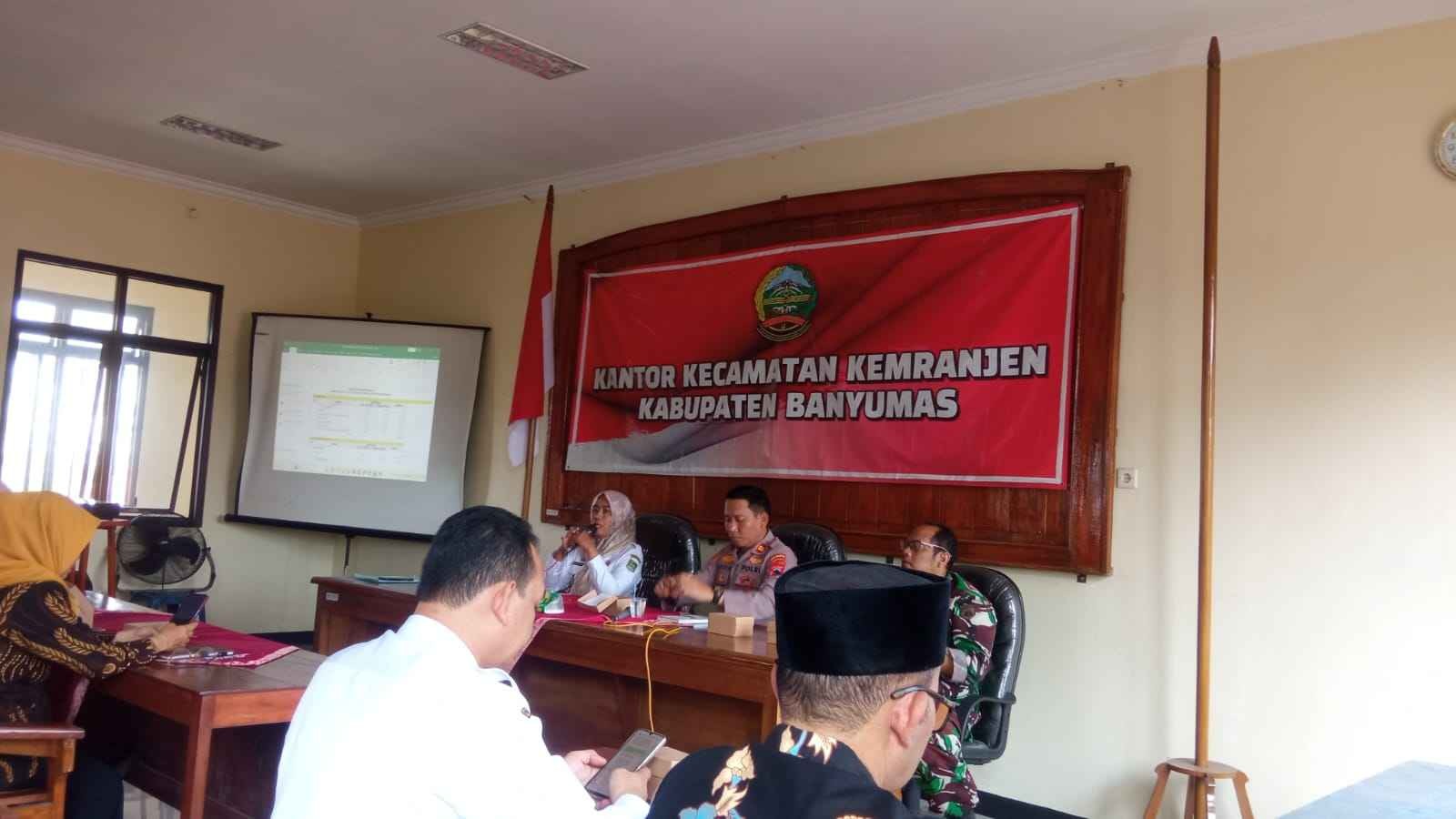 KUA Kemranjen Ikuti Pembubaran Panitia HUT RI ke 81 Tingkat Kecamatan 