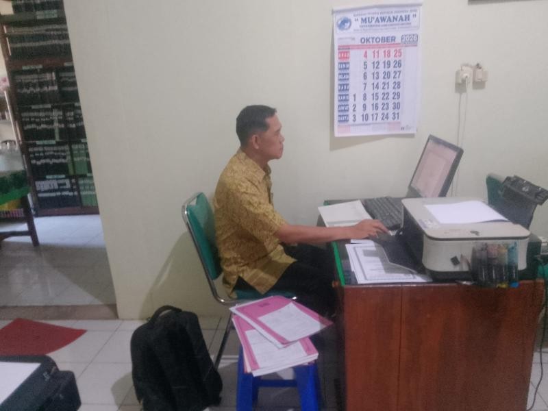 KUA Wangon Lakukan Pengecekan Daftar Nikah dan Cetak NB Pemeriksaan Catin melalui Simkah