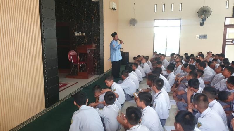 BRUS SMPN 1 Wangon, Ciri Remaja dan Murid Saleh Menjadi Materi Pembinaan