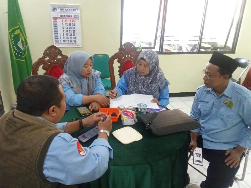 KUA Wangon Tertib Administrasi, Rapat Koordinasi Penyuluh Diarsipkan melalui Buku Notulen dan Daftar Hadir