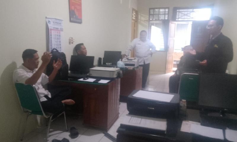 Pegawai KUA Wangon Laksanakan Koordinasi dan Evaluasi Tiap Sore