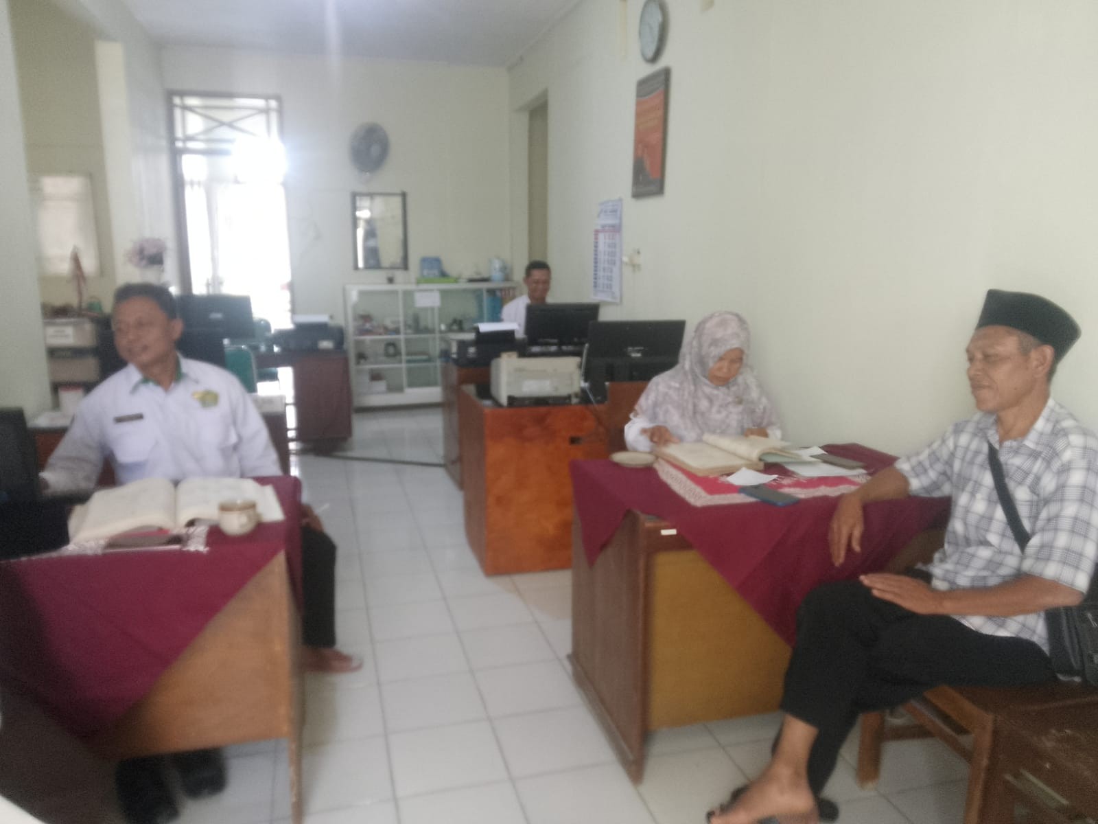 KUA Wangon Layani Pencarian Arsip Riwayat Nikah Warga Pengadegan