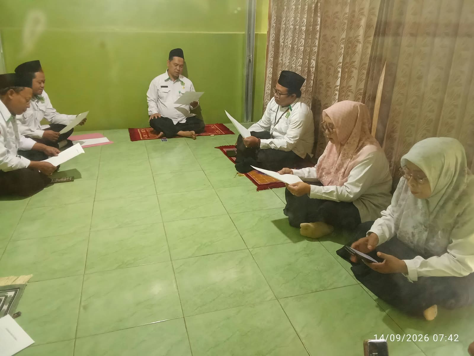 Penyuluh Jelaskan Makna Asmaul Husna Al Aziz dalam Rutinan Nadzoman Asmaul Husna