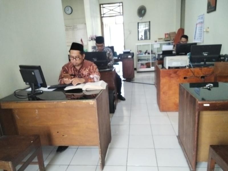 KUA Wangon Lakukan Entri Akta Nikah Lama Bulan Maret 2011