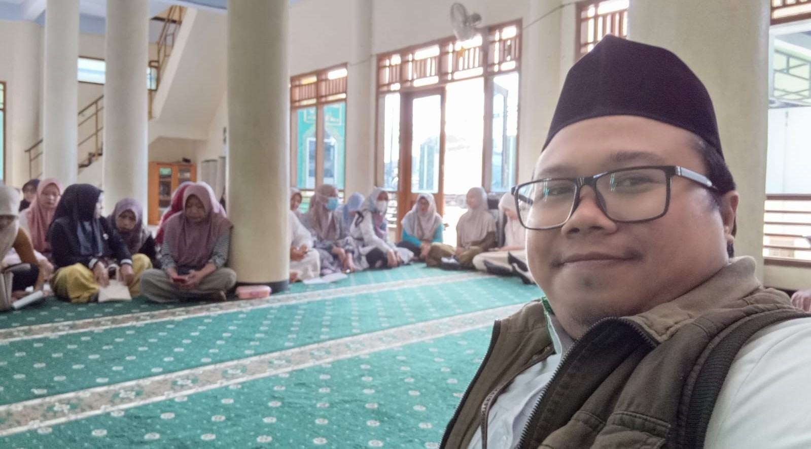 Bimluh Parenting, Penyuluh KUA Wangon Dampingi Wali Murid RA Diponegoro Racabanteng