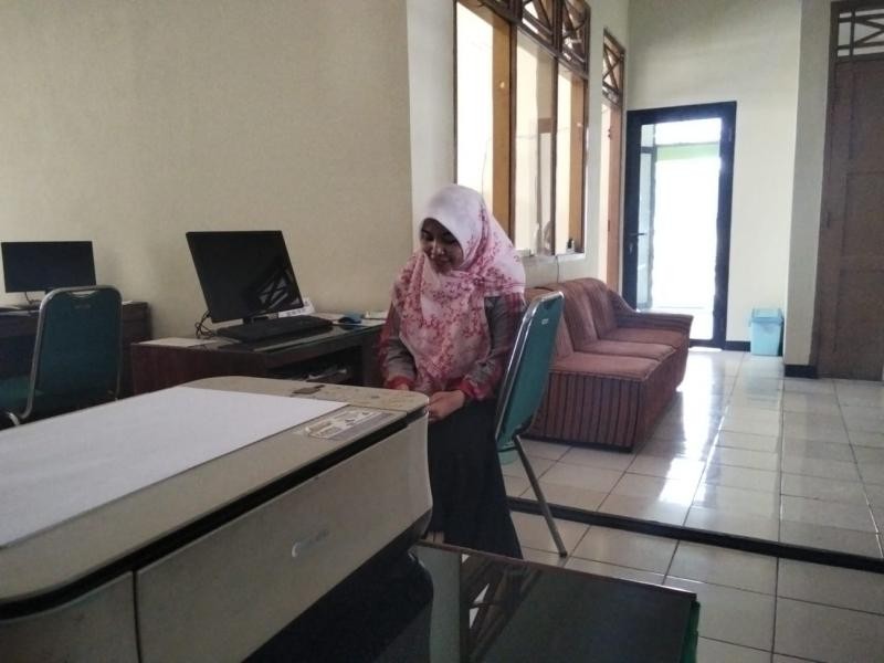 KUA Wangon Optimalkan Pengecekan Data Nikah melalui Perangkat Android