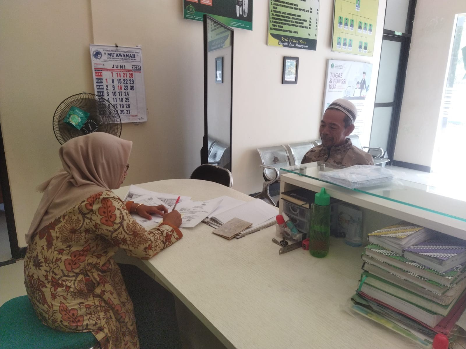 Pelayanan Sepenuh Hati di KUA Jatilawang, Warga Merasa Terbantu