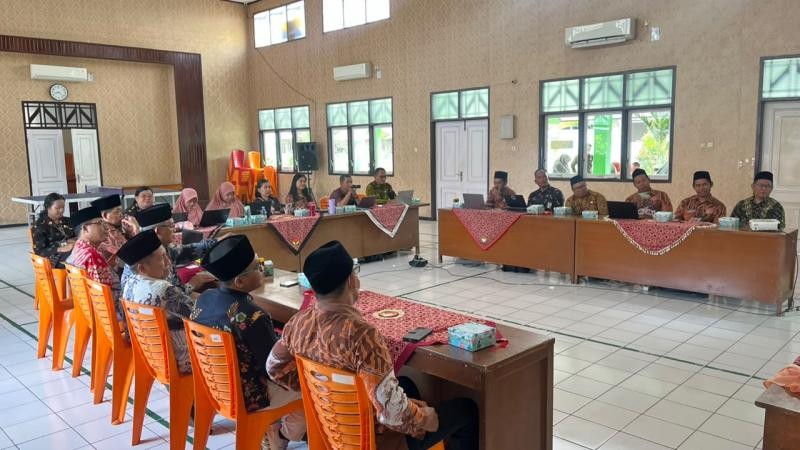 Penyuluh Agama KUA Wangon Ikuti Lokakarya Penulisan Materi Keagamaan Antikorupsi Bersama KPK
