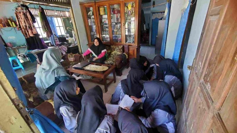 Kelas X Keterampilan Menjahit Laksanakan Kunjungan Industri ke Penjahit Lokal