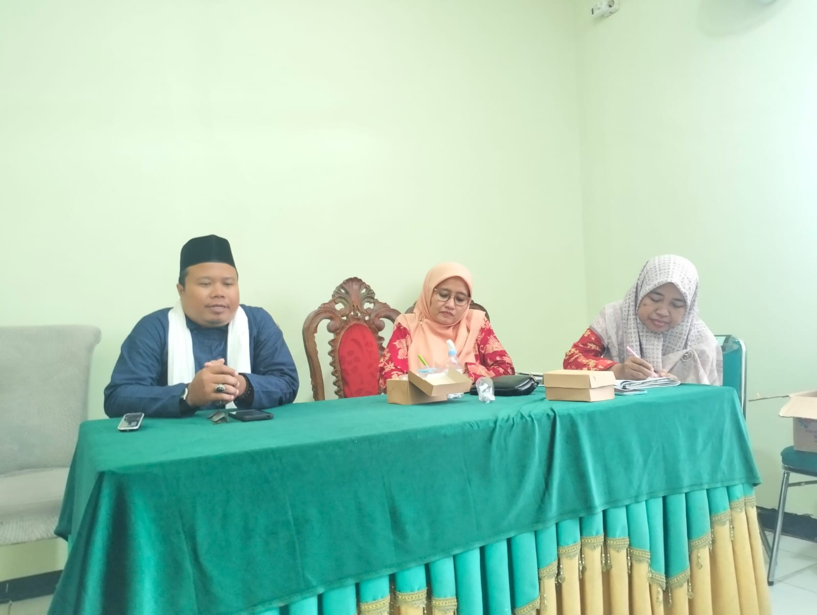 Penyuluh KUA Wangon Isi Kultum Dharma Wanita, Angkat Tema Mendidik Anak