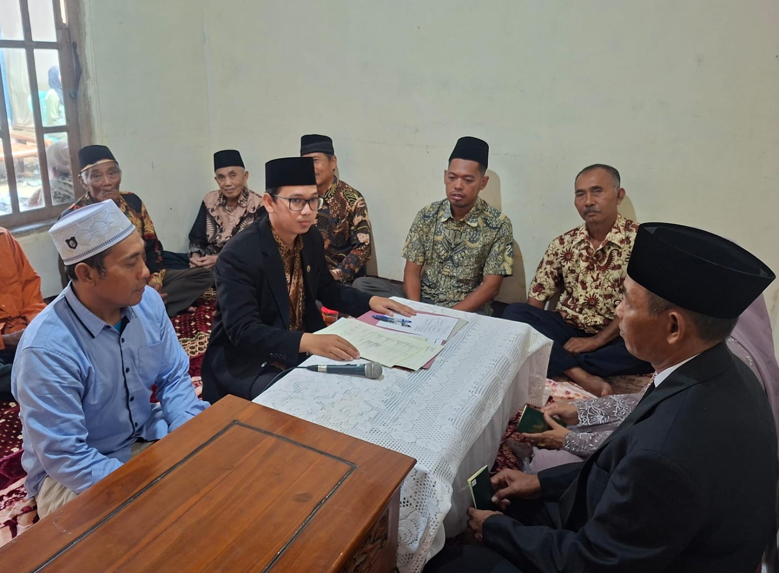 Pelayanan Pernikahan di Luar Kantor, Penghulu Muda KUA Wangon Layani Warga Klapagading Kulon
