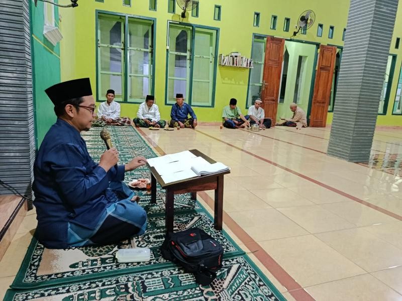 Menyibak Cahaya Fikih Bersuci, Penyuluh KUA Jatilawang Bahas Enam Perkara yang Mewajibkan Mandi