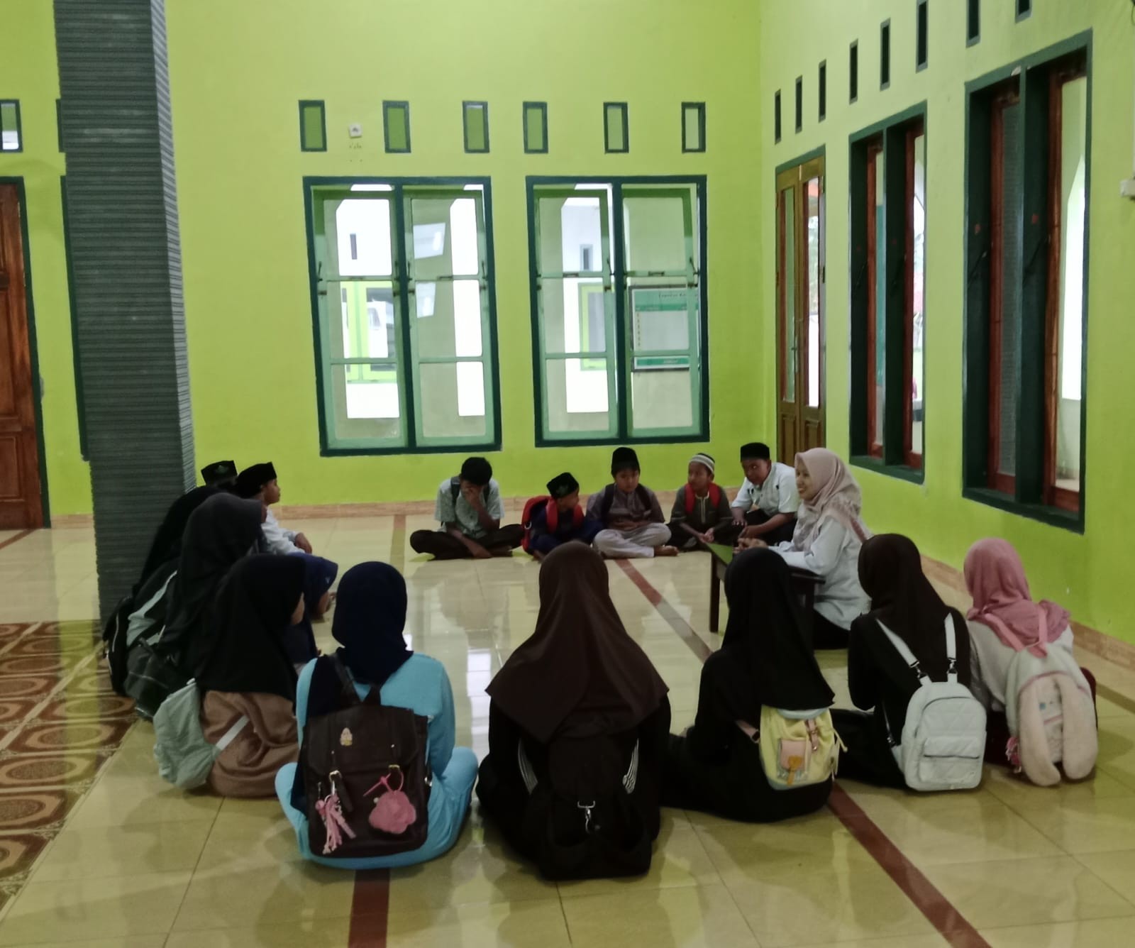 Bekali Generasi Muda dengan Al Quran dan Akhlak Pergaulan