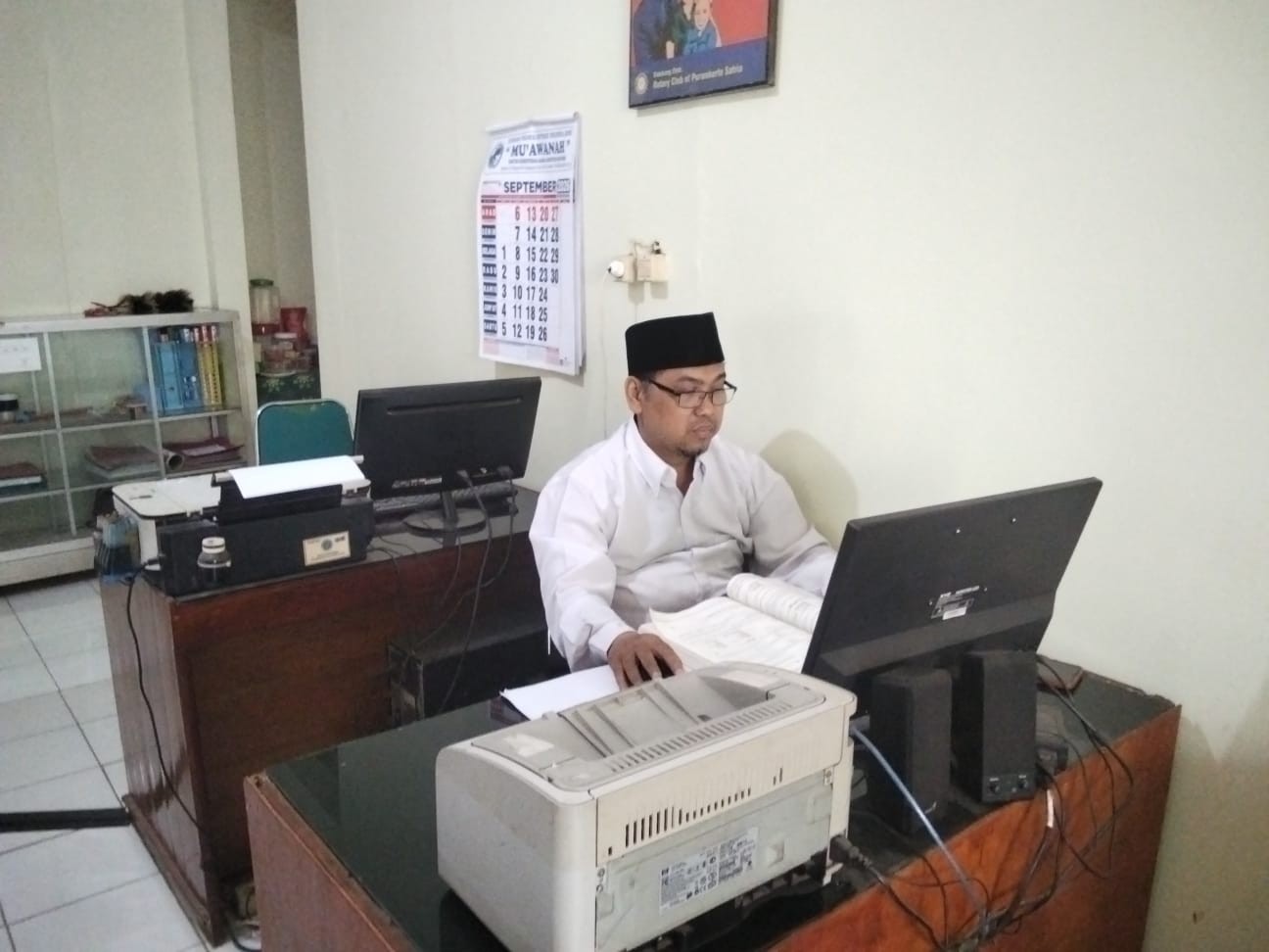 KUA Wangon Entri Arsip Akta Nikah Tahun 2009 Warga Desa Randegan