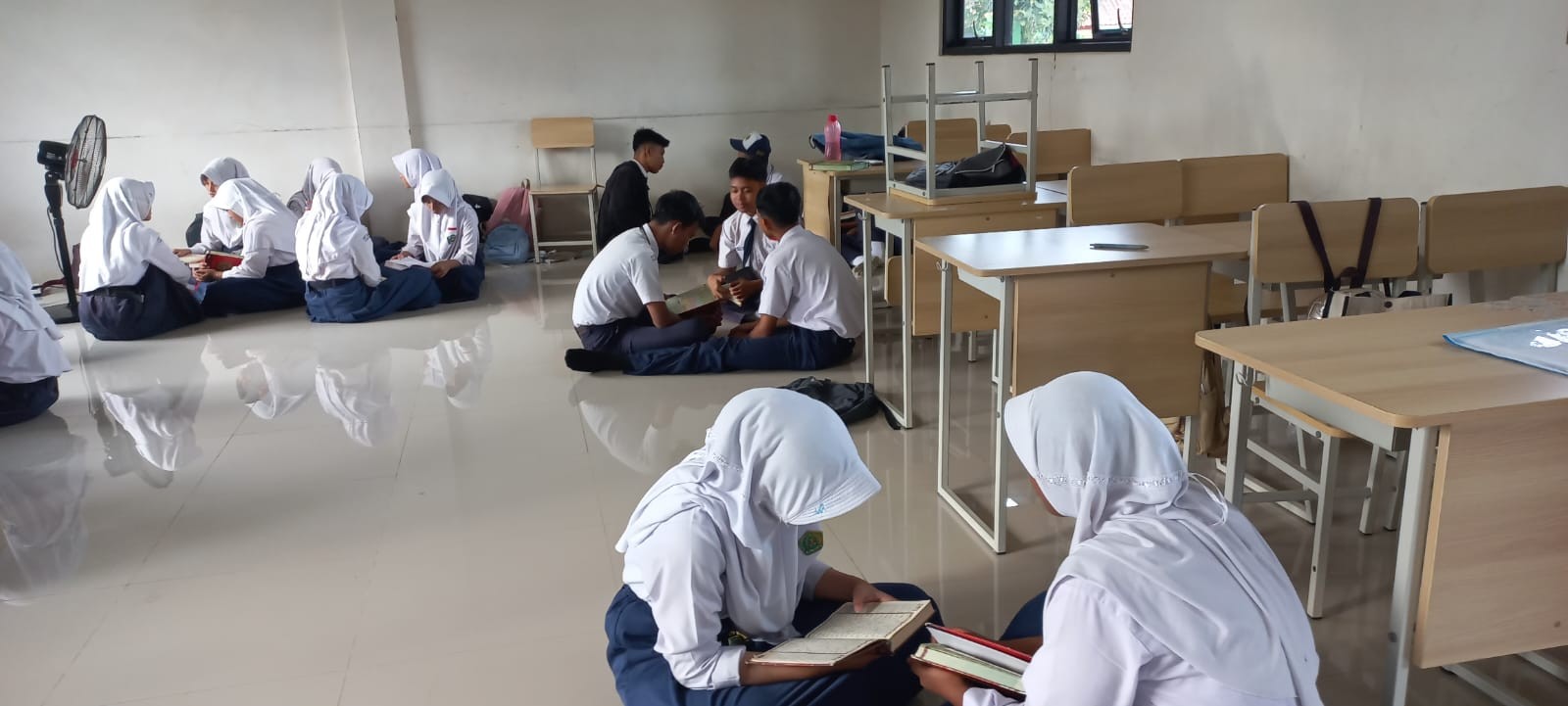 Semangat Tak Pernah Surut: Kelas Tahfizh 9H Kejar Target Ujian Sekali Duduk