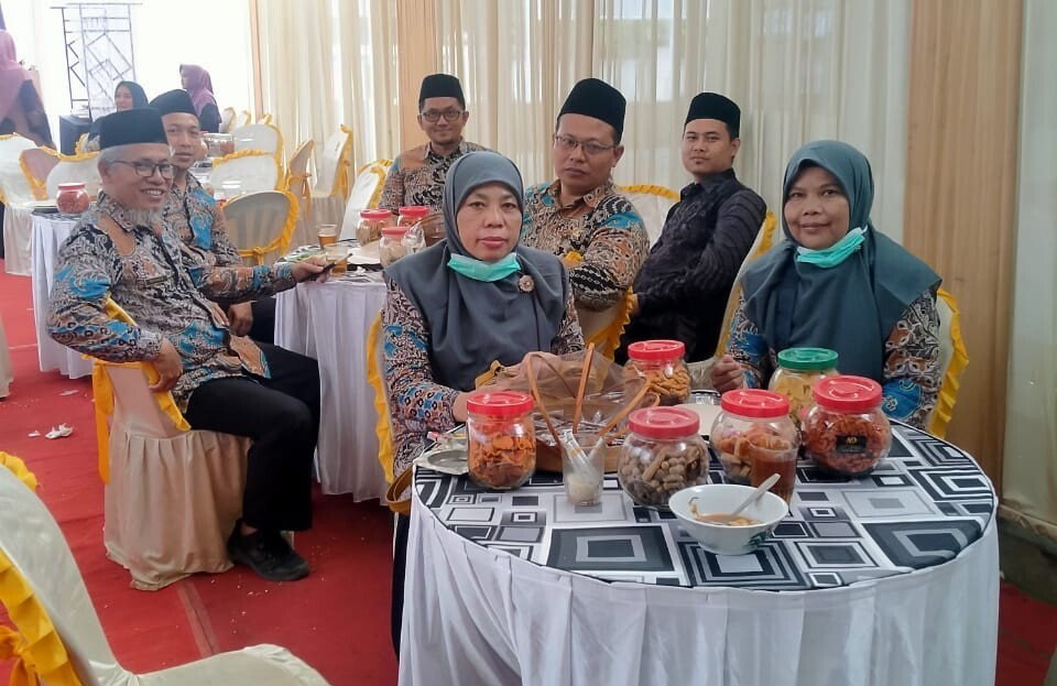 Pererat Kekeluargaan dengan Turut Hadir Mendoakan Pernikahan 