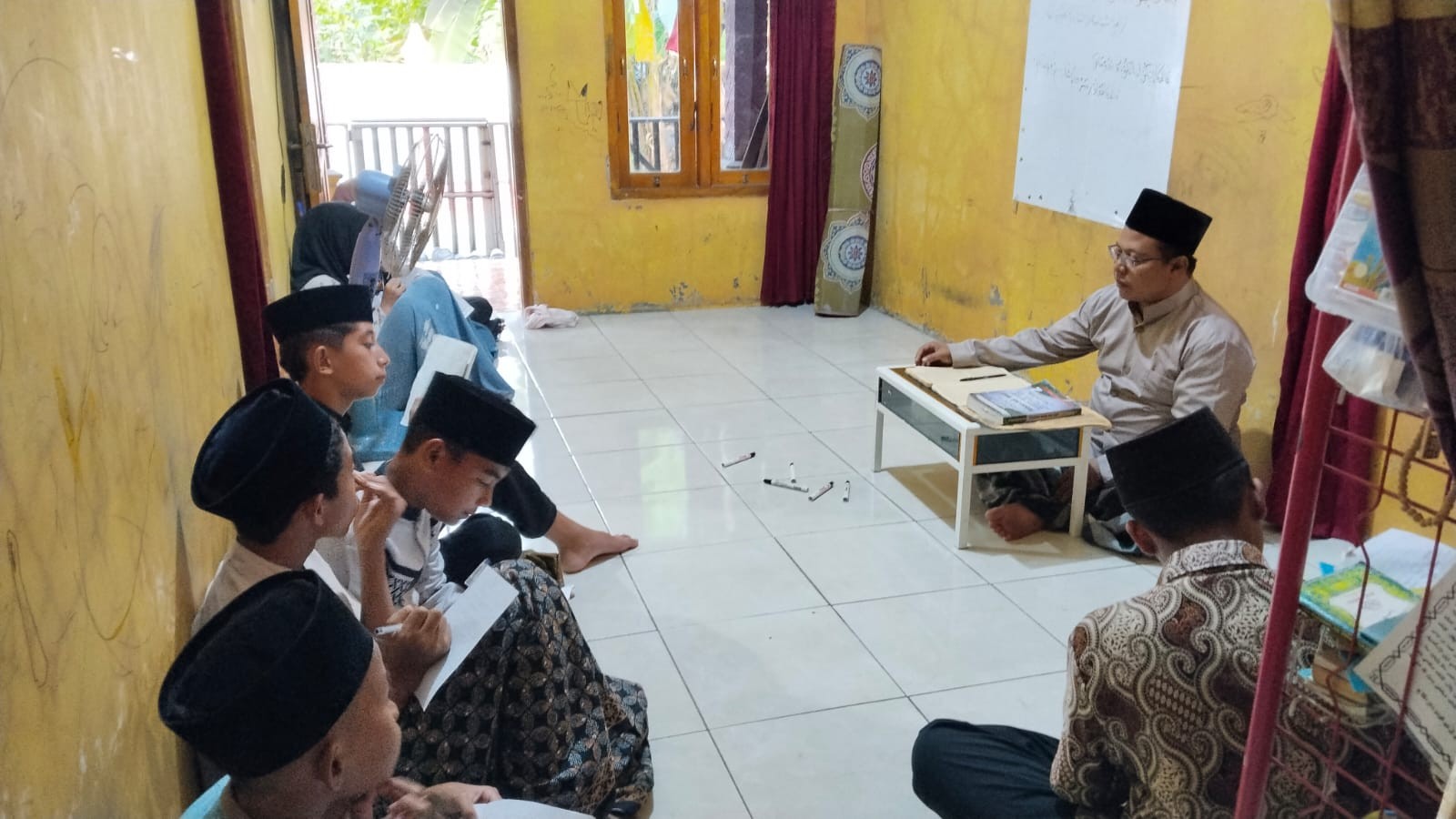Penyuluh Sampaikan Syarat Sholat Jamak dan Qosor di MT Baitul Muttaqin Kemranjen 