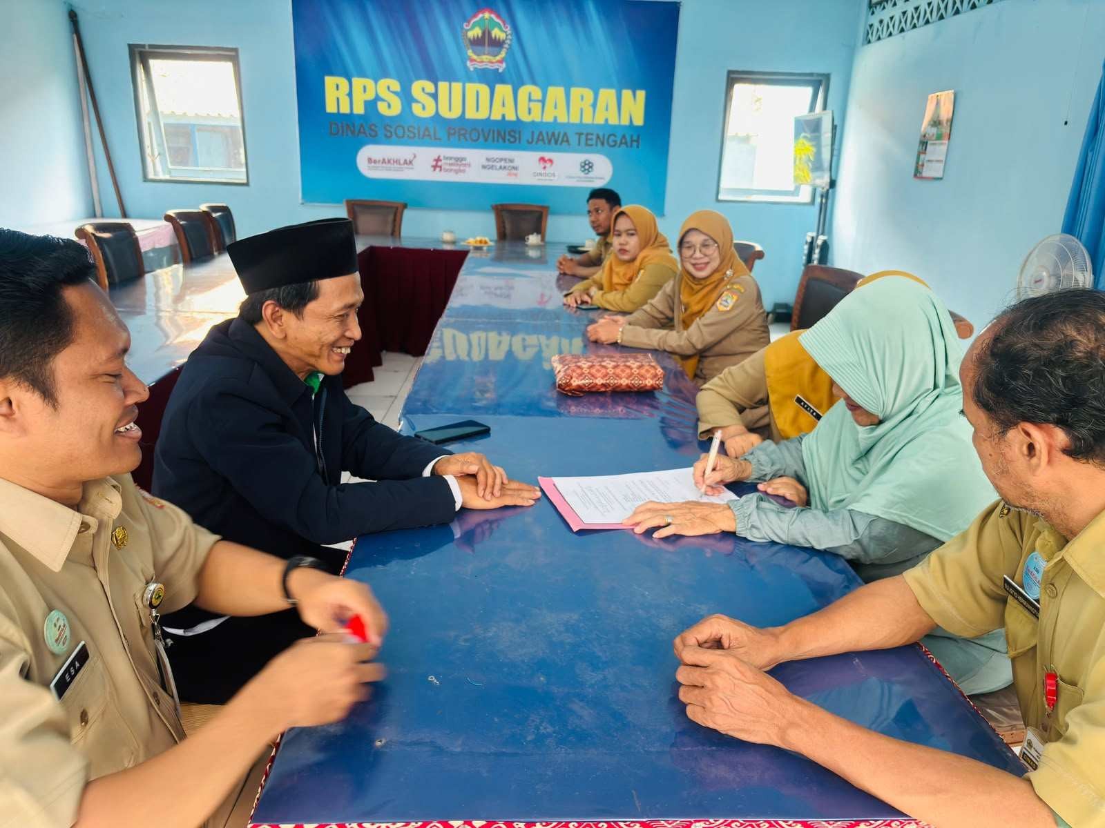 Staf Wakili KUA Banyumas Pimpin Ikrar Syahadat di RPS Sudagaran Banyumas