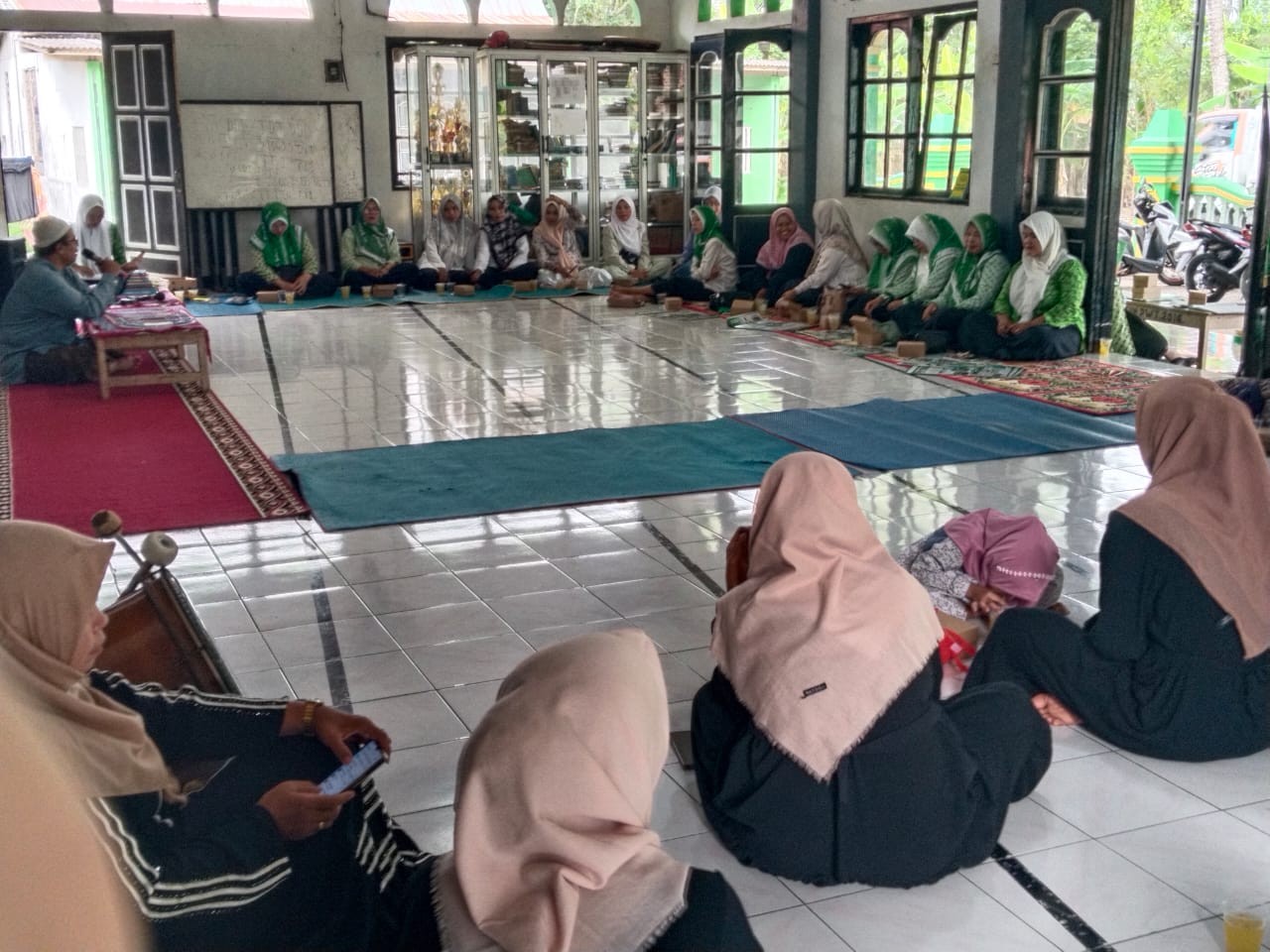 Penyuluh Sampaikan Keteladanan Dari Kisah Nabi Muhammad Saw di Pertemuan Fatayat NU Ranting Grujugan 