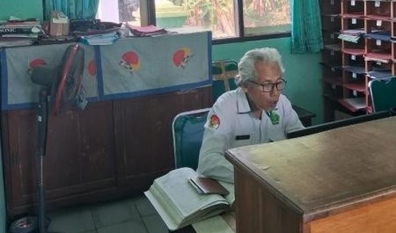 KUA Kemranjen Layani Data Nikah Dari Warga Masyarakat 