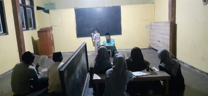 Perkuat Pemahaman Ilmu Nahwu, Penyuluh Agama Islam Bahas Tanda-Tanda Kalimat Nashab di PP Al-Hidayah