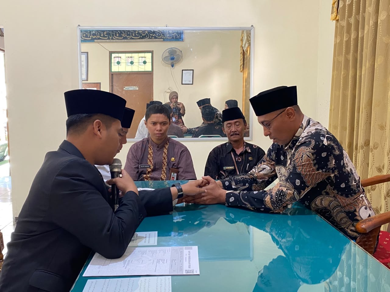 Penghulu Pimpin Akad Nikah, Mempelai Pria: Persiapan Pernikahan Sangat Singkat