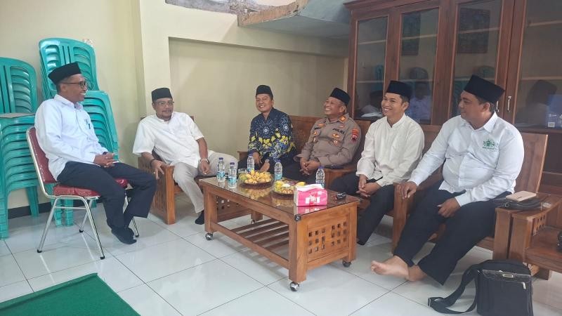 Perkuat Sinergi dan Kerukunan, Penyuluh Agama KUA Sokaraja Jalin Silaturahmi dengan Forkopimcam dan Ormas