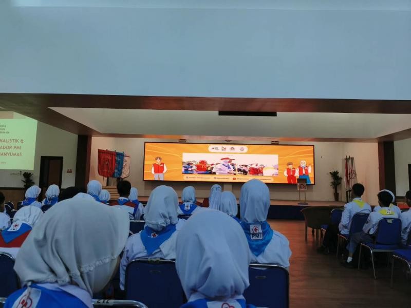 Tajamkan Pena, Gaungkan Aksi Kemanusiaan: PMR Madya MTsN 3 Banyumas Ikuti Seminar Jurnalistik Jumbara XXXII