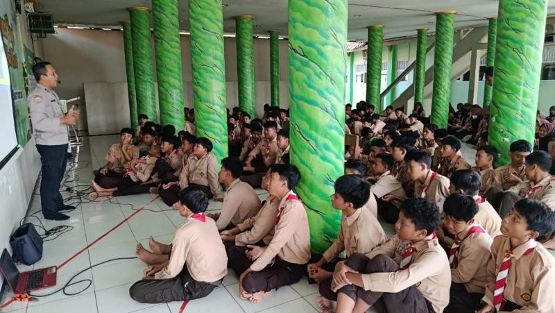 Buka Cakrawala, Jemput Masa Depan: Murid MTsN 3 Banyumas Kenali SMA Kemala Taruna Bhayangkara