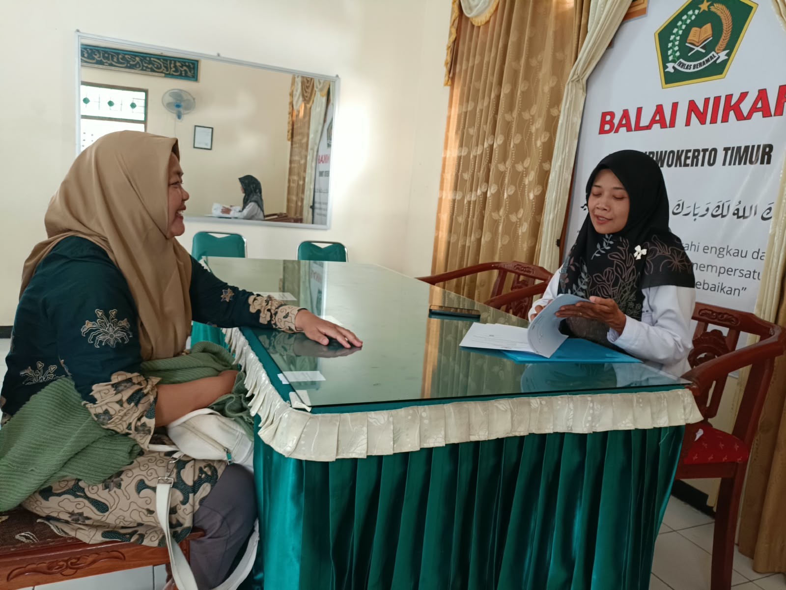  Penyuluh KUA Purwokerto Timur Beri Pendampingan dan Edukasi Pengajuan Sertifikat Halal