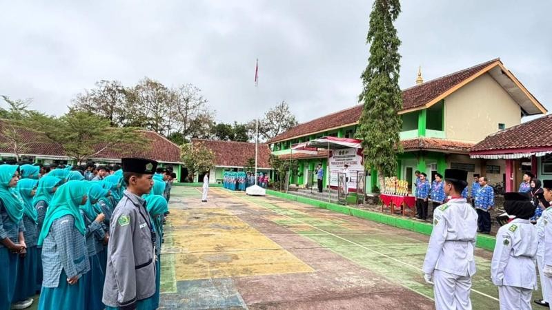 Gema Sumpah Pemuda ke-98 di MTs Negeri 3 Banyumas, Kobarkan Semangat Patriotik dan Prestasi Generasi Muda