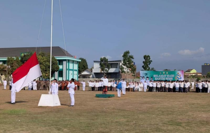 Kecamatan Purwokerto Timur Gelar Upacara Peringatan Hari Santri 2026 di MAN 2 Banyumas